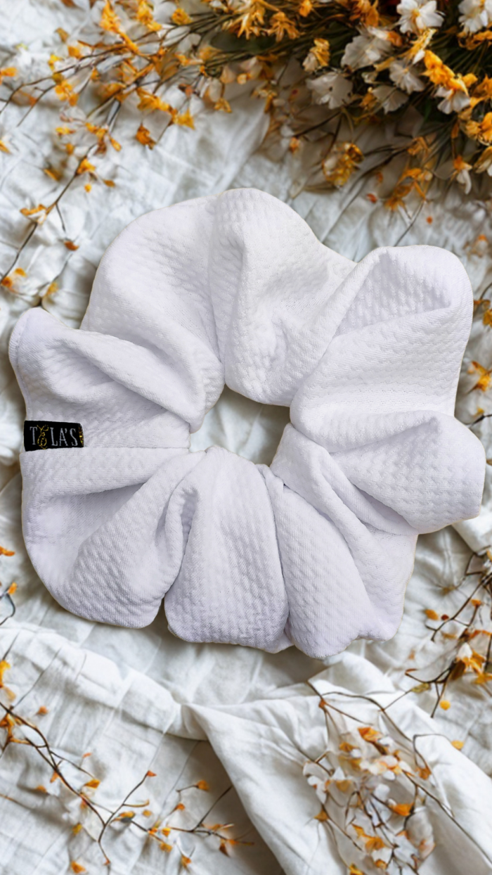 The White Honeycomb SCRUNCHIE TELAS - Image 1