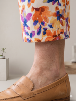 Zac & Rachel "The Ultimate" Pull-On Slim Leg Floral Crop - Image 2